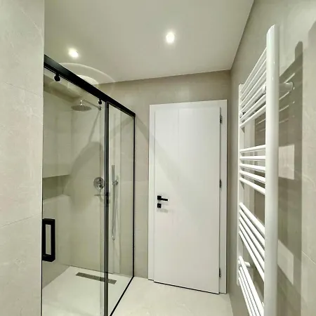 Modern For 2 ,calm, Balcony&walkable Area דירה *