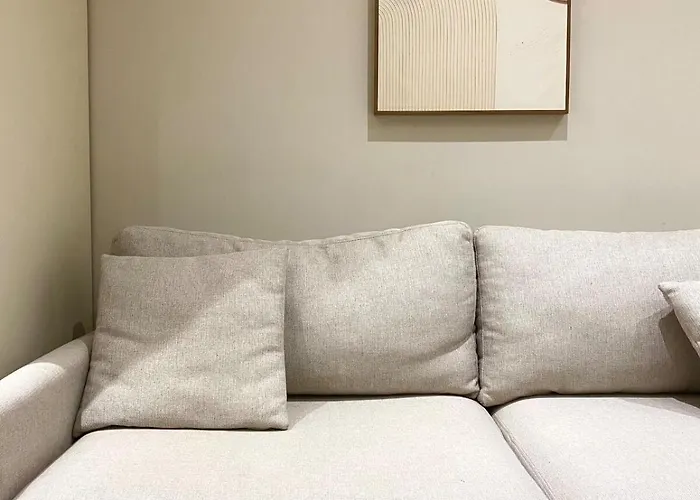 Modern For 2 ,calm, Balcony&walkable Area 地拉那