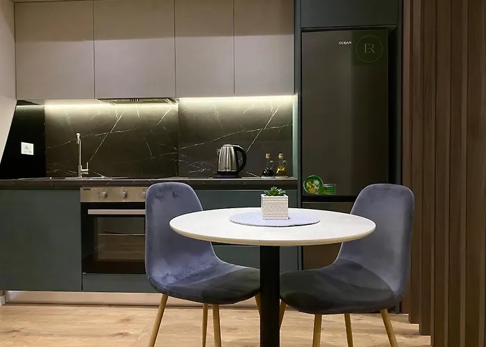 Modern For 2 ,calm, Balcony&walkable Area